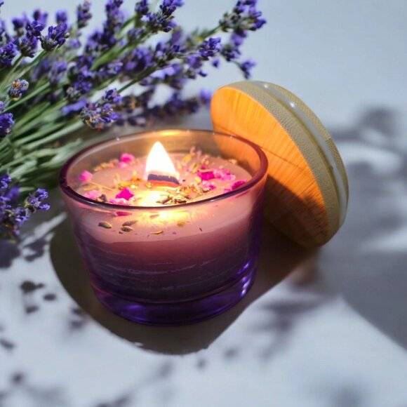 🆕♡ Handmade Lavender Scented Candle With Crystal Pendant & Bamboo Lid 2 Left - Picture 5 of 16